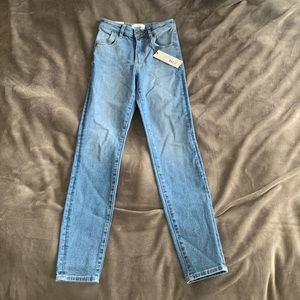 Women’s ROLLAS ankle cut jeans